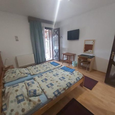 Valcsics Villa Panzio Peçuy Dış mekan fotoğraf