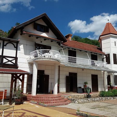 Valcsics Villa Panzio Peçuy Dış mekan fotoğraf