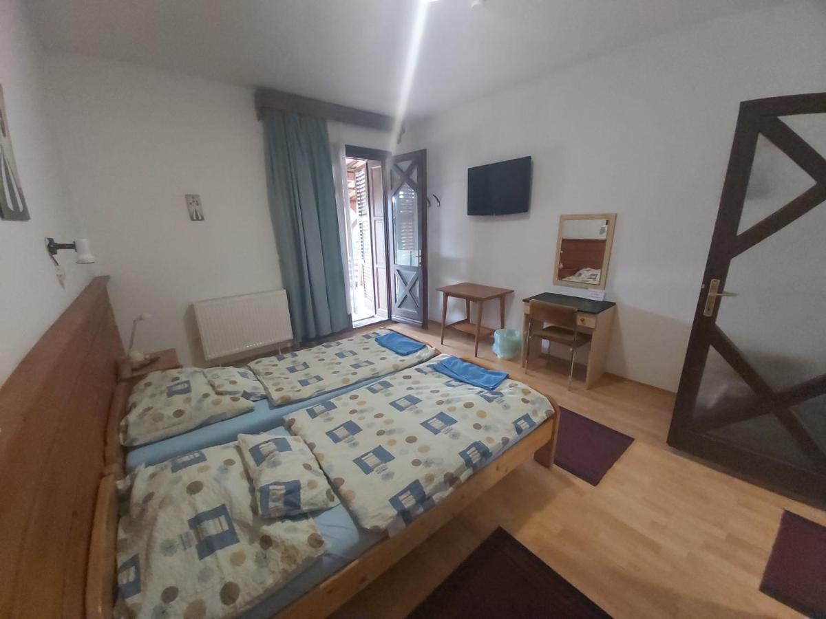 Valcsics Villa Panzio Peçuy Dış mekan fotoğraf